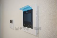 防犯性、セキュリティ対策に安心できるテレビモニター付きインターフォンです。セールスマン対策にもなり安心できます。