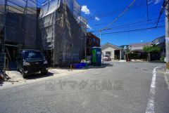 前面道路は公道西側約4.7～5ｍ。イオン二日市店まで車で約5分。ショッピングを楽しめます。西鉄バス筑陽学園前停徒歩5分。