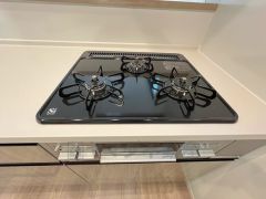 3口コンロなので、効率よく調理ができます。毎日のお料理が楽しくなりますね。