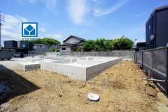 敷地面積広々60坪。新飯塚駅まで徒歩5分の西鉄バス市立病院停から乗車29分。