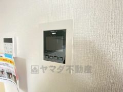 防犯性、セキュリティ対策に安心できるテレビモニター付きインターフォンです。セールスマン対策にもなり安心できます。