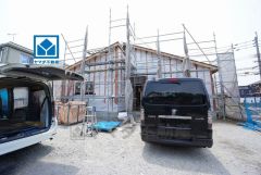 上三緒駅まで徒歩9分。敷地面積広々96坪。並列駐車5台。平屋住宅＾＾お庭付き・ファミリークローク・SIC・パントリー。