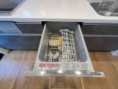 炊事時間を大幅に短縮できる食器洗浄乾燥機付き＾＾食器を洗う手間が減るので家族とのコミュニケーションの時間や自分の時間が増えますね。