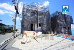 西鉄・JRの2沿線利用可能＾＾西鉄バス高雄中央公園停まで徒歩2分。コンビニまで徒歩5分。スーパー徒歩7分。