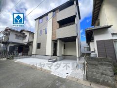 スーパー・コンビニ・ドラッグストアまで徒歩5分圏内。