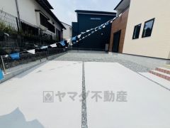 2台まで駐車できるので、急な来客時やお子様が成人して車を所有するようになっても安心です。