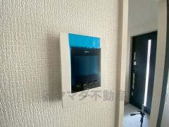 防犯性、セキュリティ対策に安心できるテレビモニター付きインターフォンです。セールスマン対策にもなり安心できます。
