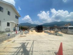駐車スペースはゆとりある3台分を確保。マイカー用に、お客さま用に、余裕を持ってご利用いただけます^^