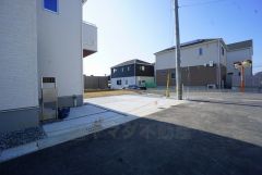 人造大理石システムキッチン、浴室暖房乾燥機、24時間換気、エコジョーズ、複層Low-Eペアガラス、床暖房、等、生活を豊かにする設備が満載。
