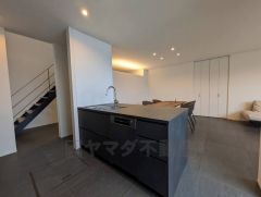 対面式カウンターキッチンでお子様の様子が見守れます。