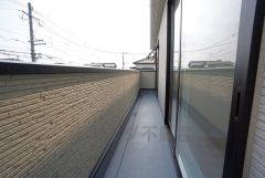 2部屋からの続きバルコニーで陽当り・風通し良好です＾＾