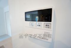 キッチン横からお湯張り、追い炊き、足し湯がボタン一つで楽々操作できる給湯機リモコンです＾＾