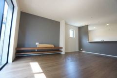 家族が集まる開放的なリビング。約16帖の大空間で毎日のお食事が楽しみです＾＾思い思いの時間を過ごしたり、家族みんなで食事をしたり、素敵な団らんの場になりますね。