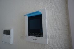 防犯性、セキュリティ対策に安心できるテレビモニター付きインターフォンです。セールスマン対策にもなり安心できます。
