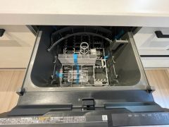 家事の時間が短縮できる食器洗浄乾燥機付。後片付けもラクラクです。 食器を洗う手間が減るので家族とのコミュニケーションの時間や自分の時間が増えますね。