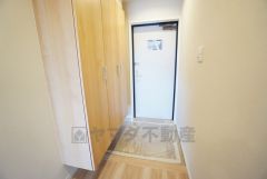 たっぷり収納できるシューズボックスです。家族全員の靴がきれいに整頓できます。