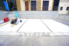 カースペースは並列3台。ご夫婦で1台ずつとご友人や急な来客があっても安心です＾＾