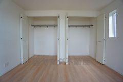 ダブルクローゼットで収納量たっぷり＾＾