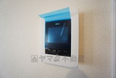防犯性、セキュリティ対策に安心できるテレビモニター付きインターフォンです。セールスマン対策にもなり安心できます。