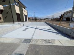 駐車スペースはゆとりある4台分を確保。マイカー用に、お客さま用に、余裕を持ってご利用いただけます。