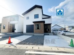 JR大野城駅まで徒歩6分の西鉄バス牛頸停から乗車14分。スーパー・コンビニ・ドラッグストアまで徒歩8分圏内とお買い物が便利＾＾