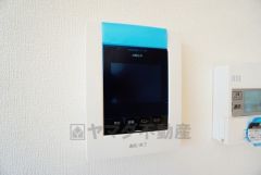 防犯性、セキュリティ対策に安心できるテレビモニター付きインターフォンです。セールスマン対策にもなり安心できます。