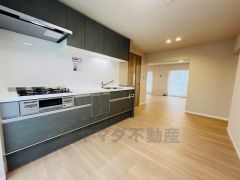 居心地良く、ご家族皆がゆったり寛げる憩いの空間となりそうです。