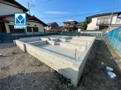南西向きで日当たり良好。天神行バス停徒歩8分＾＾快適でゆとりのある生活空間で新生活を始めましょう^^