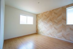 住む人のこだわりを活かす洋室＾＾日当たりがよく、寝室としての利用もおすすめ。広めのクローゼットもあり荷物もすっきり片付けれ、ゆとりのある暮らしが出来ます＾＾