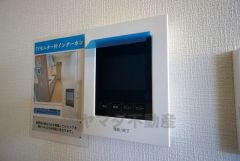防犯性、セキュリティ対策に安心できるテレビモニター付きインターフォンです。セールスマン対策にもなり安心できます。