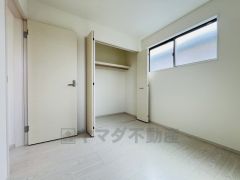 全居室に収納完備。下段を引き出し収納にするなど、空いたスペースを有効活用すれば収納力がグッと高まります。常に整理整頓されたお部屋は気持ちがいいです＾＾