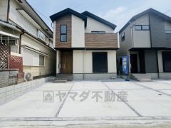 カースペース並列3台。 ご夫婦で1台ずつと急な来客があっても安心です＾＾余裕を持って駐車出来ます＾＾