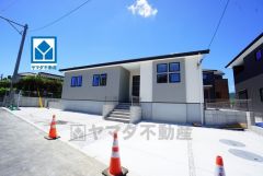敷地面積約80坪。 平屋住宅＾＾スーパーまで徒歩6分＾＾ コンビニ・ドラストまで徒歩14分圏内＾＾