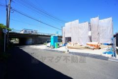 前面道路は約6ｍと、駐車がスムーズにできます＾＾