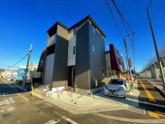 カースペースは2台分を確保。 ご夫婦で1台ずつ所有出来ます＾＾ イオン大野城ショッピングセンターまで車で約3分（900ｍ）