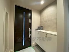 たっぷり収納できるシューズボックスです。家族全員の靴がきれいに整頓できます。