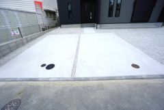 駐車スペースはゆとりある4台分を確保。マイカー用に、お客さま用に、余裕を持ってご利用いただけます^^