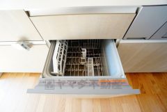 家事の時間が短縮できる食器洗浄乾燥機付。後片付けもラクラクです。