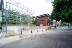 前面道路は約6ｍと駐車や離合がスムーズに出来ます＾＾
