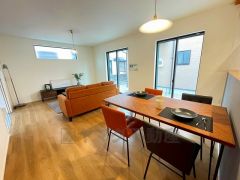 居心地の良い空間のリビングルームはご家族のコミュニケーションも自然と広がります。