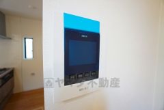 防犯性、セキュリティ対策に安心できるテレビモニター付きインターフォンです。セールスマン対策にもなり安心できます。