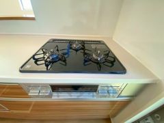 3口コンロなので、効率よくお料理が楽しめます。毎日のお料理も楽しくなりますね＾＾