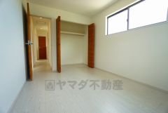 全居室に収納完備。下段を引き出し収納にするなど、空いたスペースを有効活用すれば収納力がグッと高まります。常に整理整頓されたお部屋は気持ちがいいです＾＾