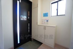 大容量のシューズボックスは家族全員の増えがちな靴や物をすっきり収納できます。