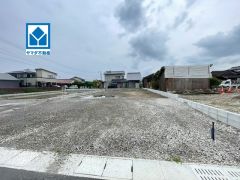ＪＲ筑豊本線「桂川」駅自転車で約11分（1.7ｋｍ）西鉄バス「土居四角」停徒歩2分。通勤や通学に便利＾＾
