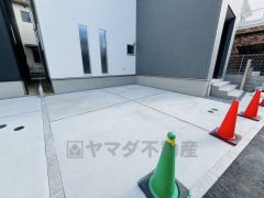 カースペースは並列2台。 スムーズに駐車出来ます。西鉄バス西鉄白木原駅停徒歩4分＾＾小・中学校まで徒歩9分圏内＾＾