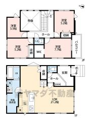 天井まで伸びる吹抜けのあるリビングは、明るく開放的な空間を演出します。 ご家族のコミュニケーションが増えるリビング階段＾＾