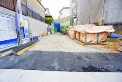 駐車スペースはゆとりある2台分を確保。マイカー用に、お客さま用に、余裕を持ってご利用いただけます。