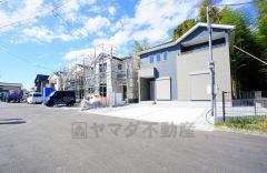 車の通り抜けができないので、小さな子供も安心して遊ばせることができます。