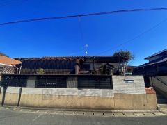 スーパー車で約10分（3ｋｍ）